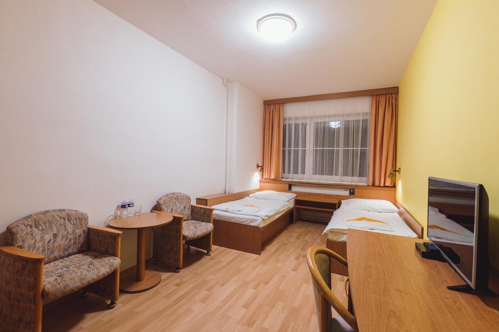 Domašov Hotel Annahof מראה חיצוני תמונה